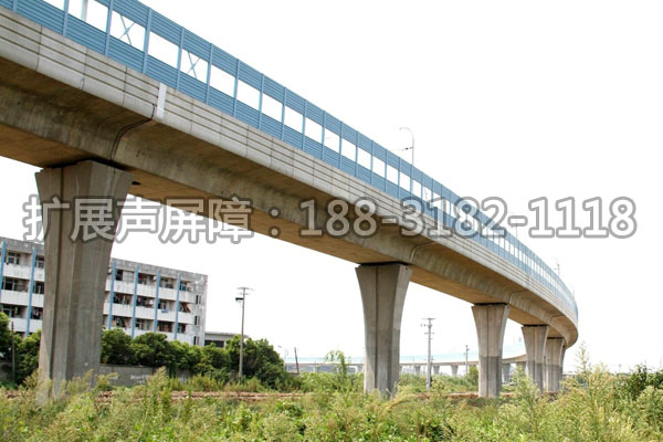 公路聲屏障實拍圖